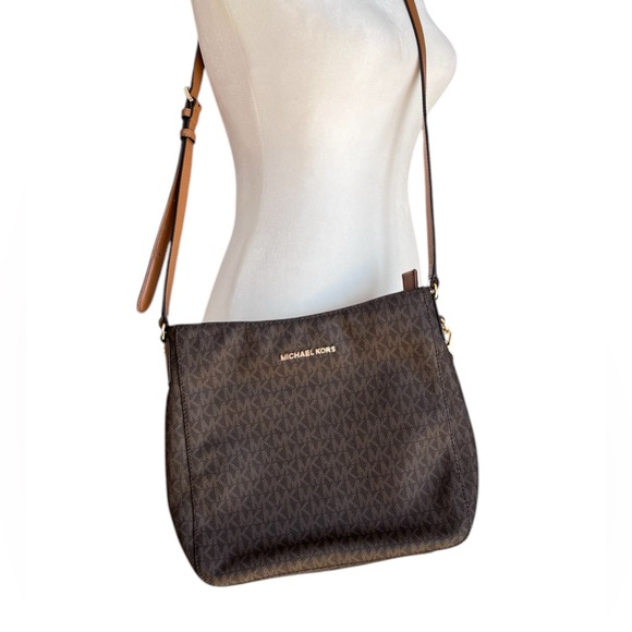 Jet Set Travel Logo Messenger Bag - Picture 1 of 10